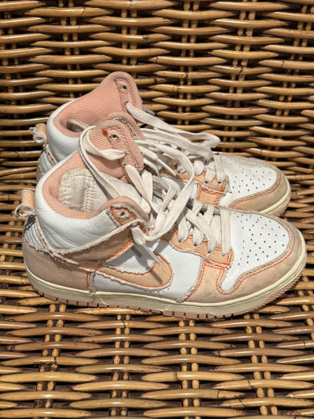 Nike Dunk High 1985 Arctic Orange White Womens US Size 6 Athletic Shoes Sneakers